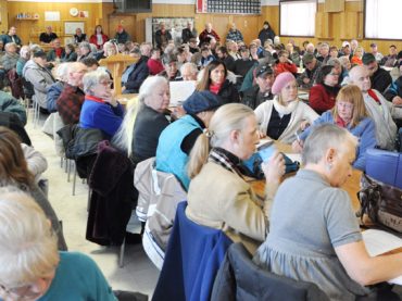 Disgruntled Hydro One customers meet in the Bay