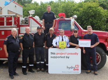 Madawaska Valley Fire Department receives grant for a new defibrillator