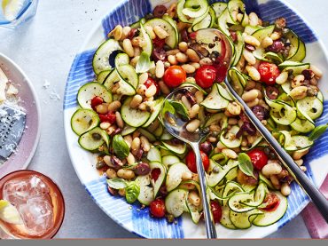 One-Pan Zucchini Noodle and White Bean Puttanesca