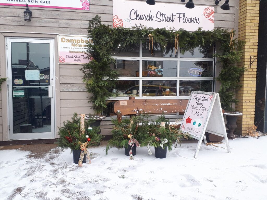 Annual Holiday Planter sale helps MV Hospice